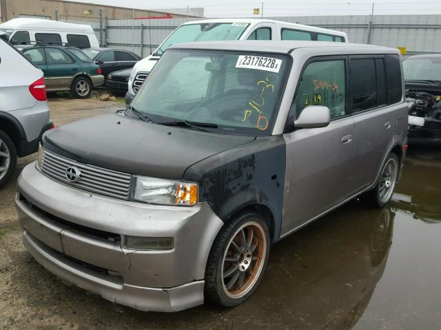 JTLKT324464039035 - 2006 TOYOTA SCION XB SILVER photo 2