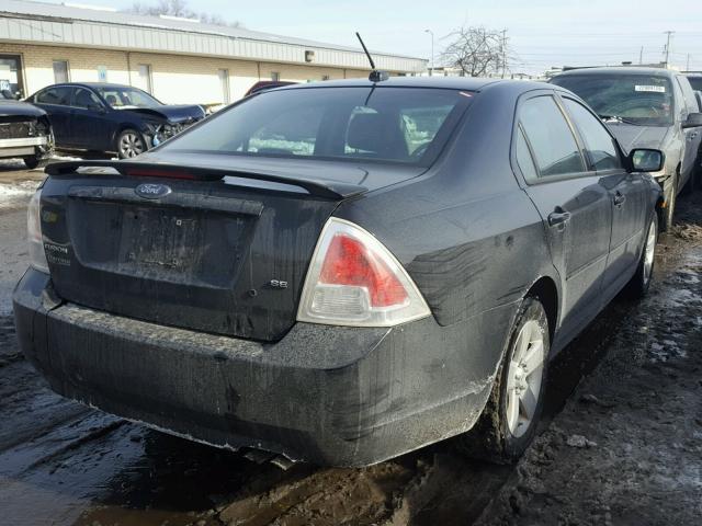 3FAHP07Z77R221422 - 2007 FORD FUSION SE BLACK photo 4