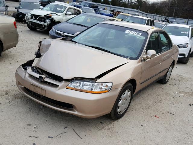 3HGCG6657YG704851 - 2000 HONDA ACCORD LX GOLD photo 2