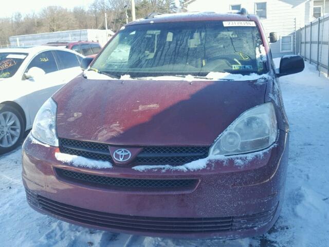 5TDZA23CX5S307864 - 2005 TOYOTA SIENNA CE RED photo 9