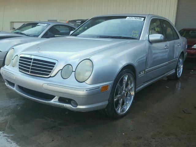 WDBJF70J7YB033273 - 2000 MERCEDES-BENZ E 430 SILVER photo 2