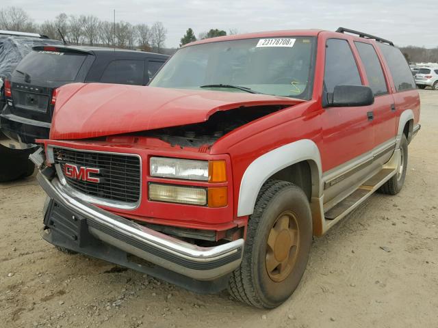 3GKFK16R3VG520670 - 1997 GMC SUBURBAN K RED photo 2