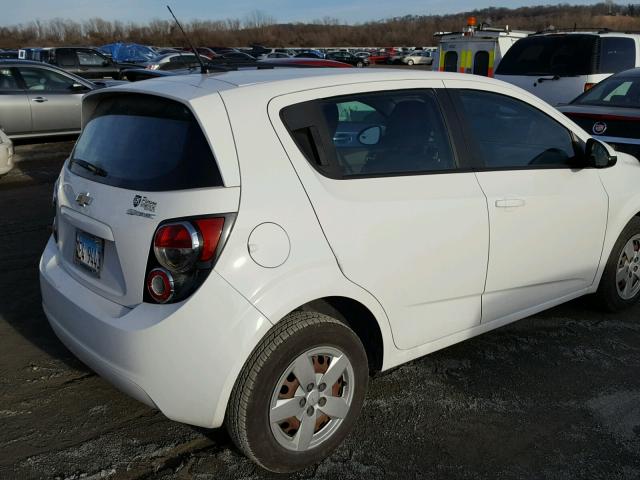 1G1JA6SH2E4132676 - 2014 CHEVROLET SONIC LS WHITE photo 4