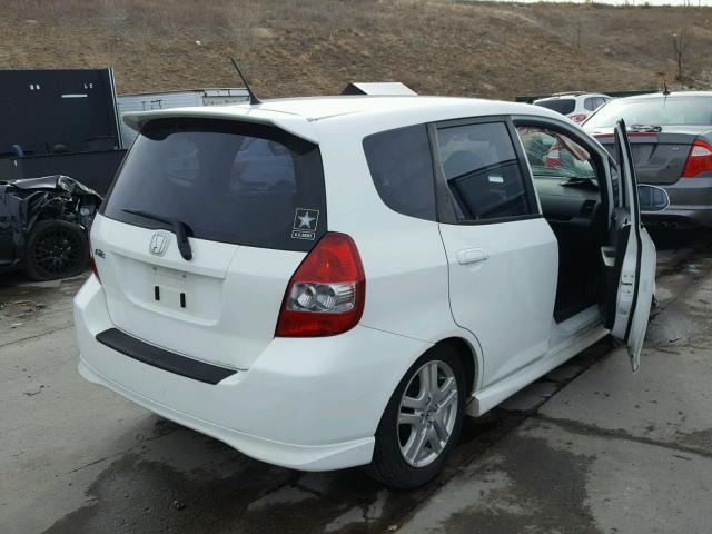 JHMGD38647S047574 - 2007 HONDA FIT S WHITE photo 4