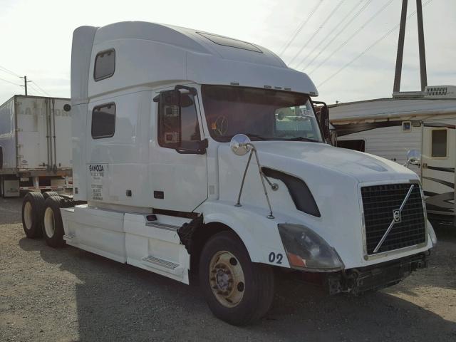 4V4NC9TH68N266628 - 2008 VOLVO VN VNL WHITE photo 1