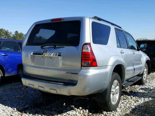 JTEZU14R968044241 - 2006 TOYOTA 4RUNNER SR SILVER photo 4