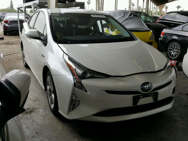 JTDKARFU3G3510016 - 2016 TOYOTA PRIUS WHITE photo 1