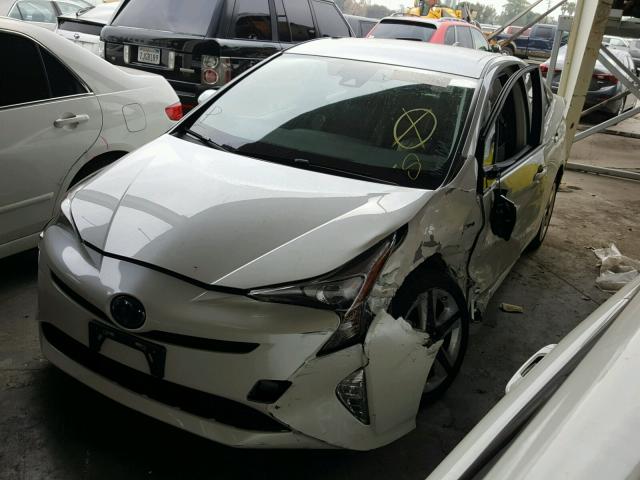 JTDKARFU3G3510016 - 2016 TOYOTA PRIUS WHITE photo 2