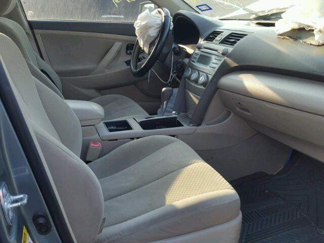 4T1BE46K69U863977 - 2009 TOYOTA CAMRY BASE GRAY photo 5