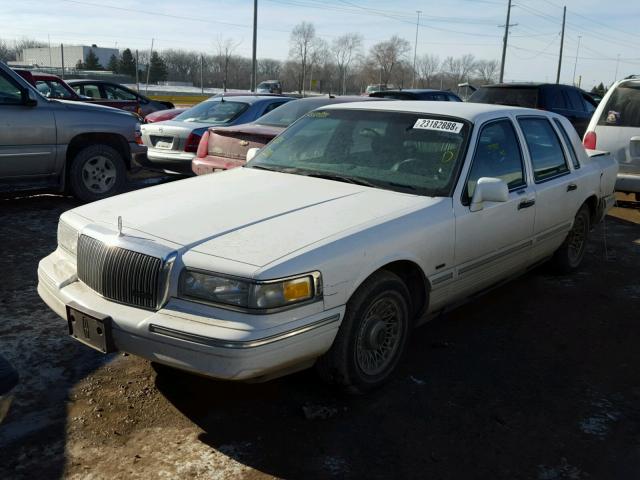 1LNLM81WXTY710978 - 1996 LINCOLN TOWN CAR E WHITE photo 2