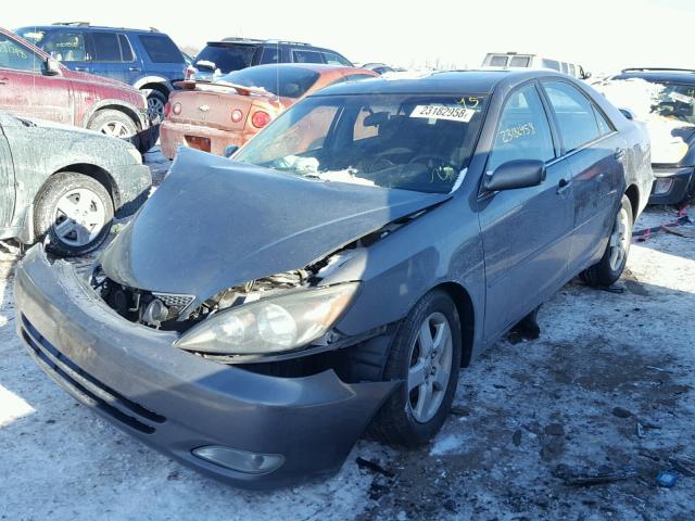 4T1BE32K92U611078 - 2002 TOYOTA CAMRY LE GRAY photo 2