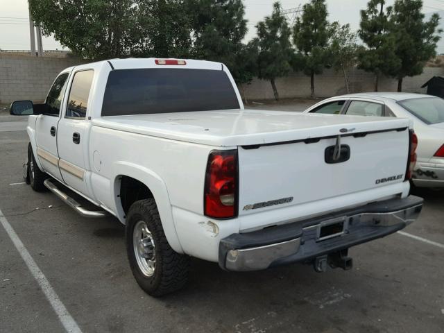 1GCGK13U85F873075 - 2005 CHEVROLET SILVERADO WHITE photo 3