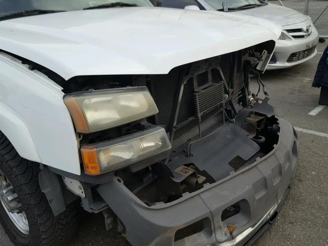 1GCGK13U85F873075 - 2005 CHEVROLET SILVERADO WHITE photo 9