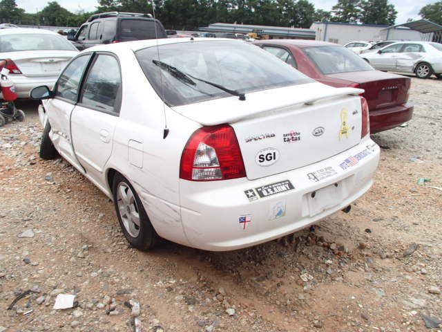 KNAFB161345144867 - 2004 KIA SPECTRA GS WHITE photo 3