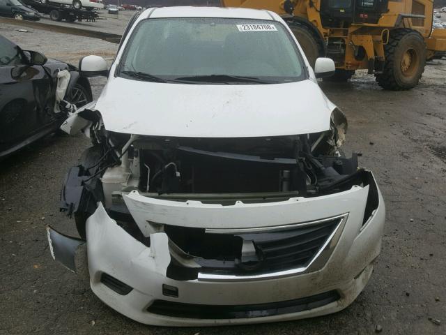 3N1CN7AP2DL883193 - 2013 NISSAN VERSA S WHITE photo 9