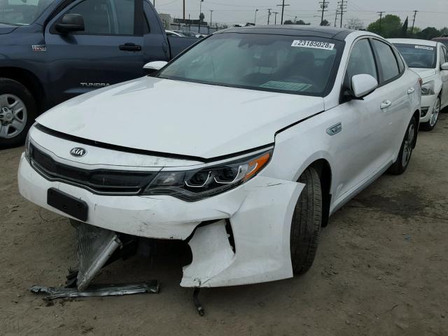 KNAGU4LC8H5007600 - 2017 KIA OPTIMA HYB WHITE photo 2