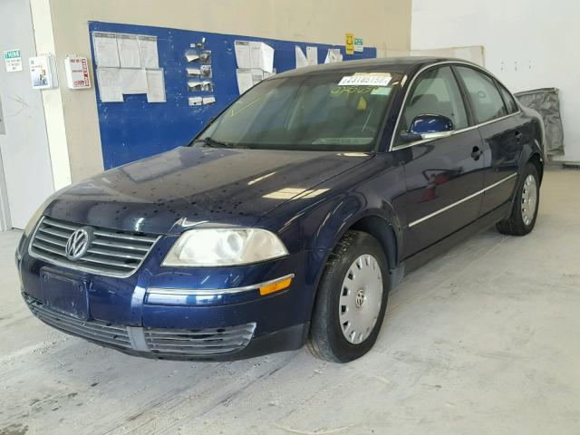 WVWME63B75P025656 - 2005 VOLKSWAGEN PASSAT GL BLUE photo 2