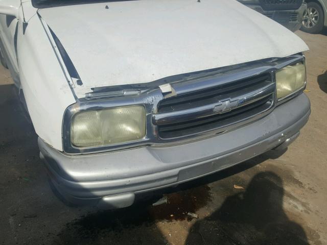 2CNBE634926919772 - 2002 CHEVROLET TRACKER LT WHITE photo 9