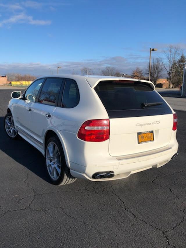 WP1AD29P78LA73640 - 2008 PORSCHE CAYENNE GT WHITE photo 3