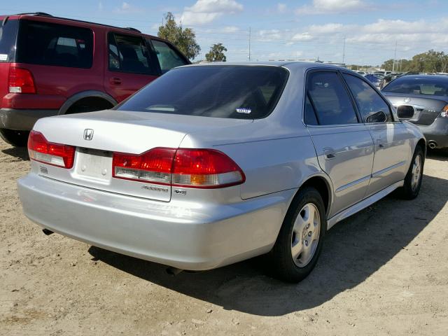 1HGCG16522A015566 - 2002 HONDA ACCORD EX SILVER photo 4