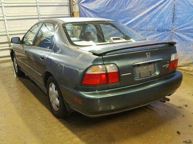 1HGCE6675VA002867 - 1997 HONDA ACCORD EX GREEN photo 3