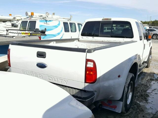 1FTWX32R38EB13135 - 2008 FORD F350 SUPER WHITE photo 4