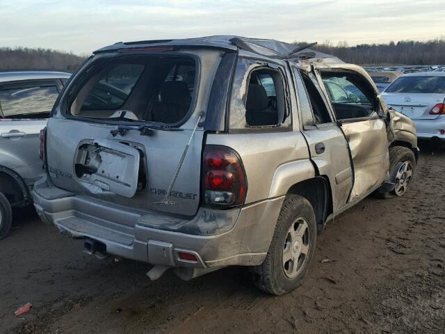 1GNDT13S722188011 - 2002 CHEVROLET TRAILBLAZE SILVER photo 4