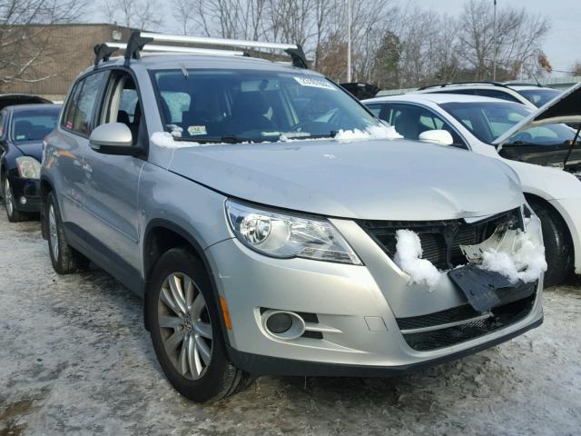 WVGBV7AX6AW526612 - 2010 VOLKSWAGEN TIGUAN SE SILVER photo 1