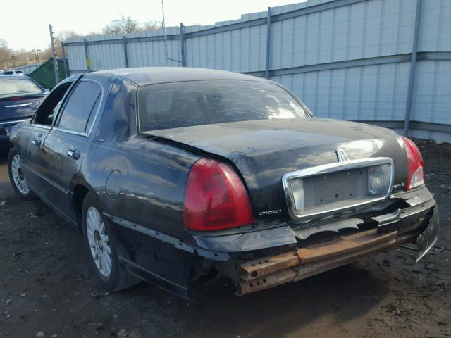 1LNHM81W13Y667511 - 2003 LINCOLN TOWN CAR E BLACK photo 3