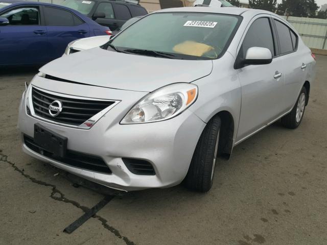 3N1CN7AP4CL945403 - 2012 NISSAN VERSA S SILVER photo 2