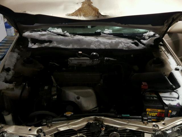 4T1BG22K61U842331 - 2001 TOYOTA CAMRY CE GOLD photo 7