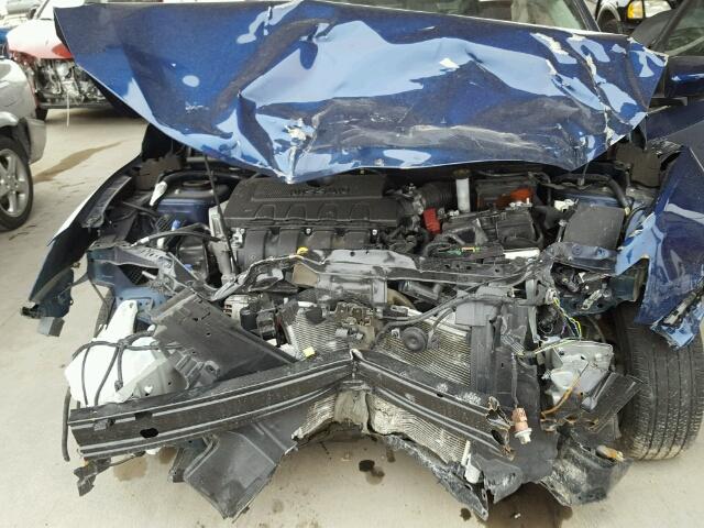 3N1AB7AP8HY324711 - 2017 NISSAN SENTRA S BLUE photo 7