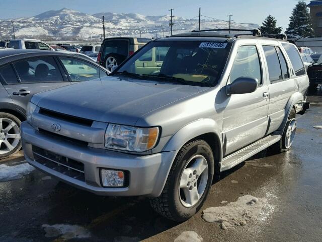 JNRDR09Y01W217837 - 2001 INFINITI QX4 SILVER photo 2