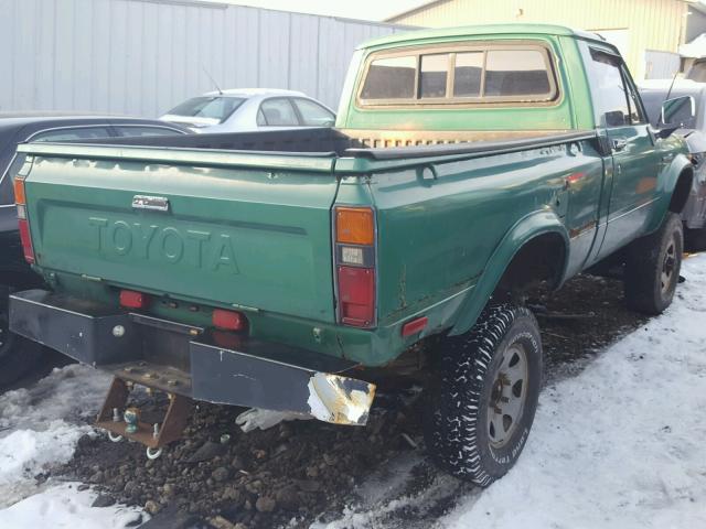 JT4RN38S2C0049768 - 1982 TOYOTA PICKUP RN3 GREEN photo 4