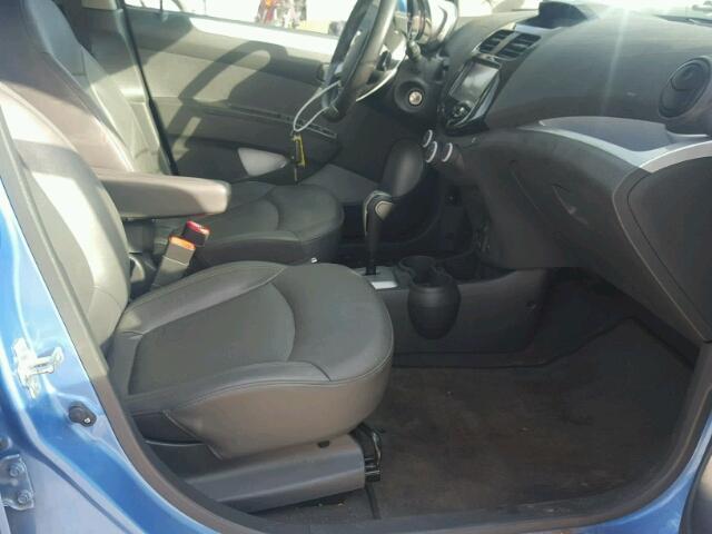 KL8CF6S91EC493101 - 2014 CHEVROLET SPARK 2LT BLUE photo 5