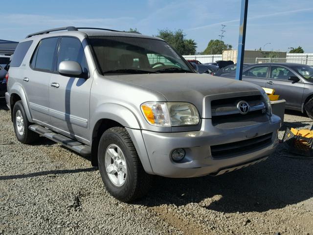 5TDZT34A75S240184 - 2005 TOYOTA SEQUOIA SR SILVER photo 1