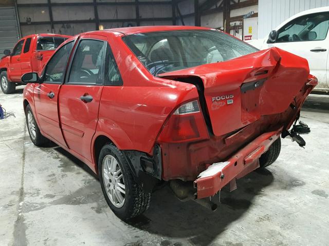 1FAHP34N07W134154 - 2007 FORD FOCUS ZX4 RED photo 3