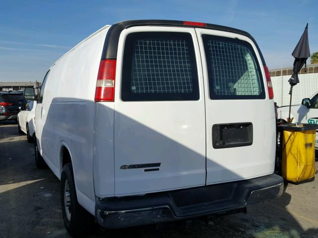 1GCWGFCA4E1914394 - 2014 CHEVROLET EXPRESS G2 WHITE photo 3