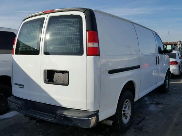 1GCWGFCA4E1914394 - 2014 CHEVROLET EXPRESS G2 WHITE photo 4