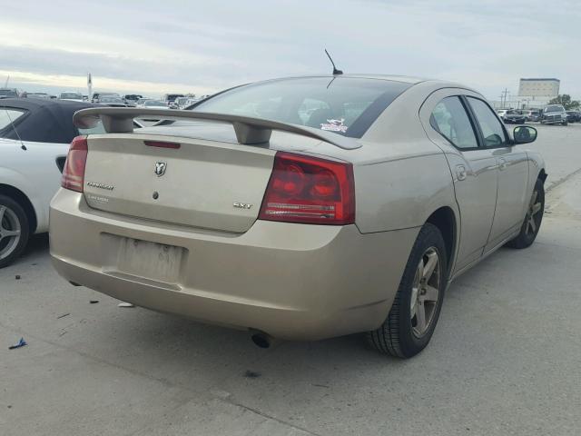 2B3KA33GX8H232212 - 2008 DODGE CHARGER SX TAN photo 4