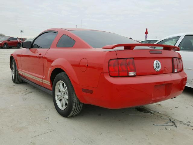 1ZVFT80N465140928 - 2006 FORD MUSTANG RED photo 3