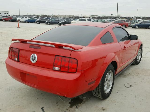 1ZVFT80N465140928 - 2006 FORD MUSTANG RED photo 4