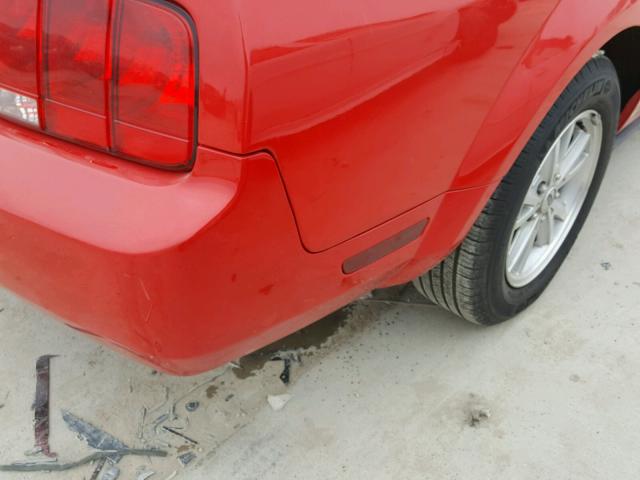 1ZVFT80N465140928 - 2006 FORD MUSTANG RED photo 9