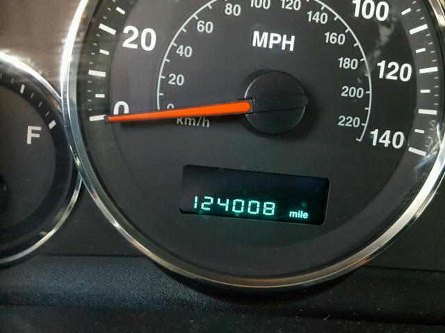 1J8HG48N76C212139 - 2006 JEEP COMMANDER 白色 照片 8