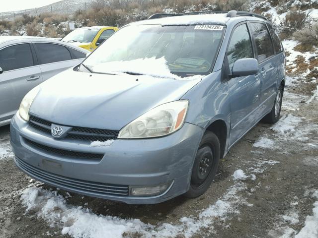 5TDZA22C45S283305 - 2005 TOYOTA SIENNA XLE BLUE photo 2