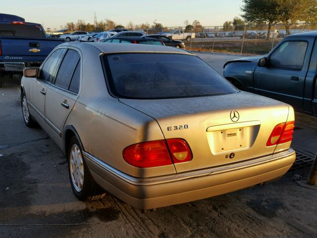 WDBJF55F6VA407916 - 1997 MERCEDES-BENZ E 320 GOLD photo 3