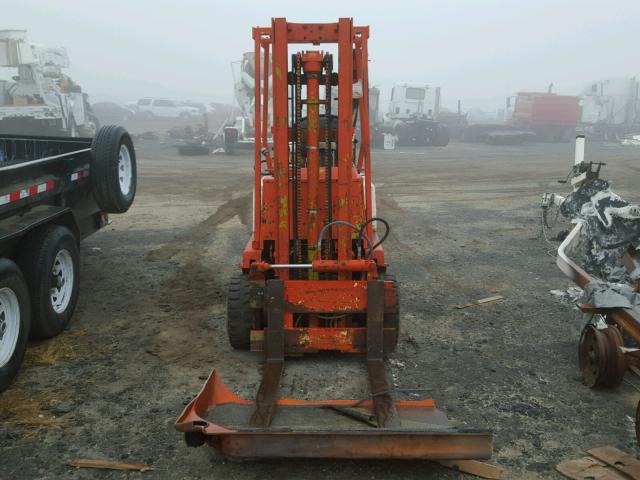 Y23500335408FA - 1994 CLARK FORKLIFT FORKLIFT ORANGE photo 9