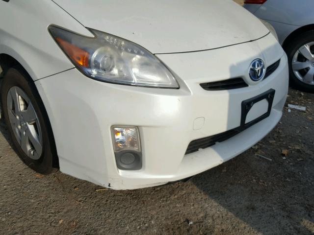 JTDKN3DUXB0296009 - 2011 TOYOTA PRIUS WHITE photo 9