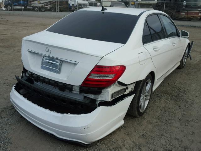 WDDGF4HB4EA967969 - 2014 MERCEDES-BENZ C 250 WHITE photo 4