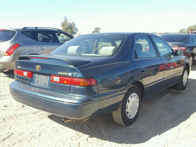 4T1BG22K2VU059769 - 1997 TOYOTA CAMRY CE GREEN photo 4